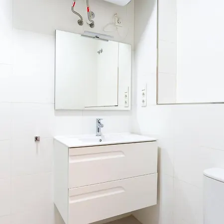 Spacious 3 Bedroom *