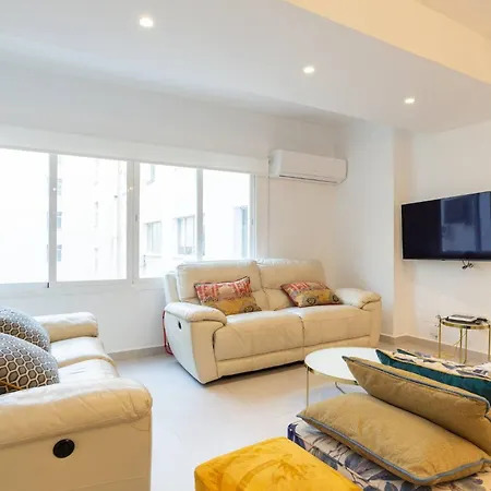 Spacious 3 Bedroom *